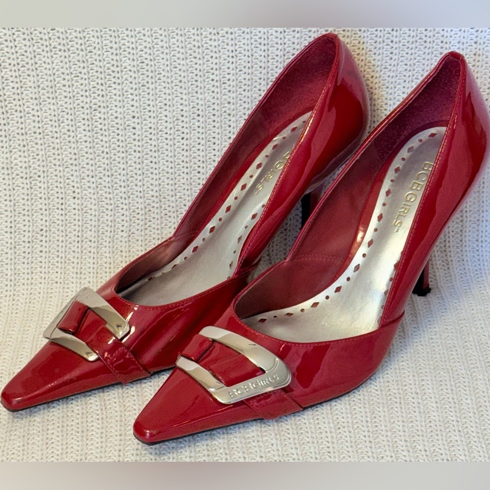 BCBGirls Vintage Y2K Red Patent Pointed-Toe Buckle Pumps Women’s Size 8B Retro